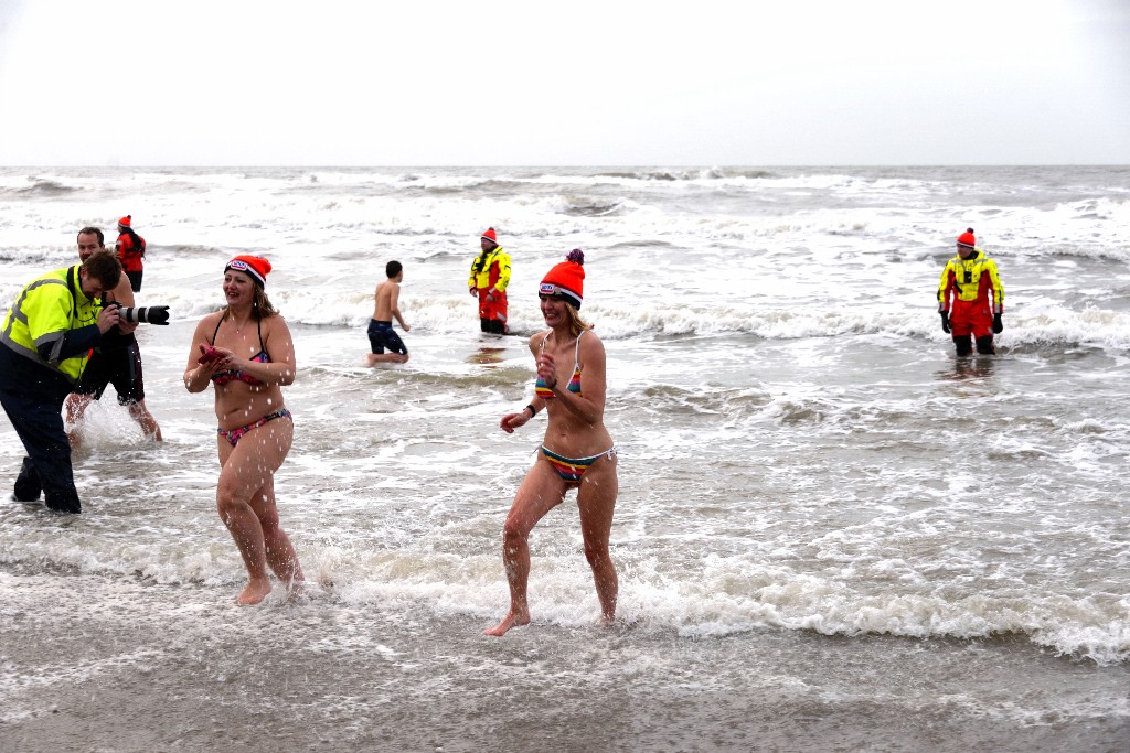 ../Images/Nieuwjaarsduik Nederzandt 2018 122.jpg